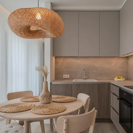 Boho Sunset By Botanical Park Apartment